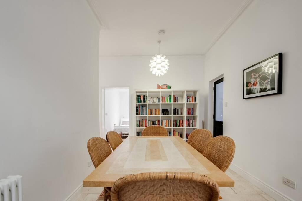 Princes - Large Fully Self Contained Flat, 5 Minutes From The Sea