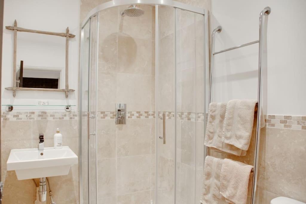 Princes - Large Fully Self Contained Flat, 5 Minutes From The Sea Hastings