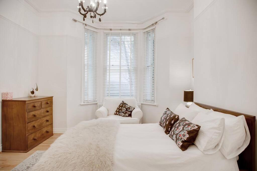 Princes - Large Fully Self Contained Flat, 5 Minutes From The Sea