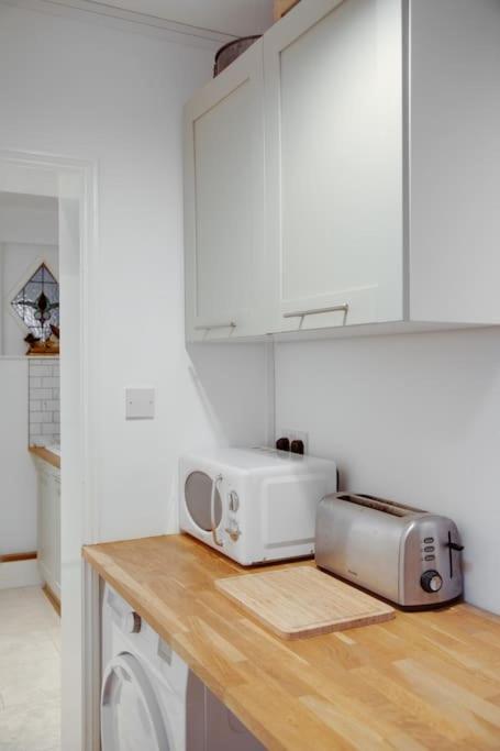 Apartment Princes - Large Fully Self Contained Flat, 5 Minutes From The Sea *