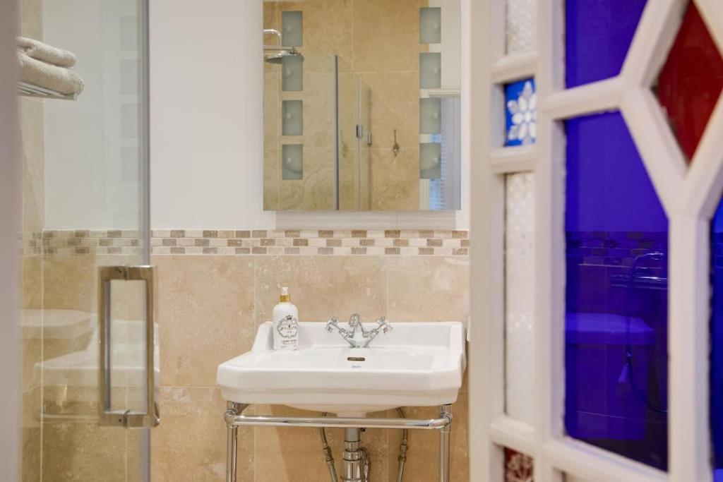 Princes - Large Fully Self Contained Flat, 5 Minutes From The Sea Apartment Hastings