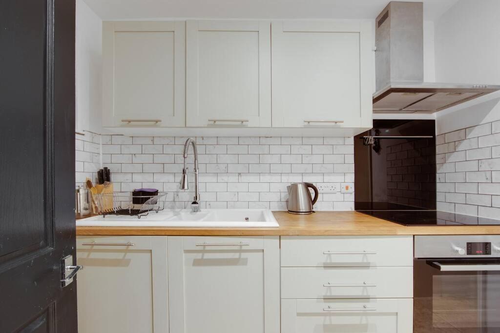 Princes - Large Fully Self Contained Flat, 5 Minutes From The Sea *